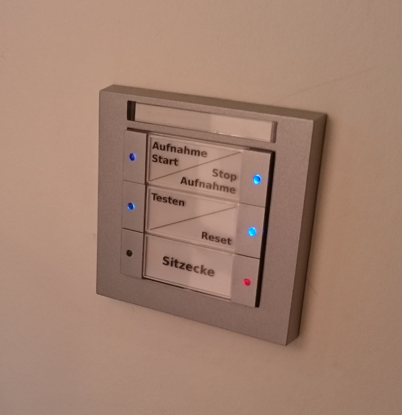Control room light signaling active recording
